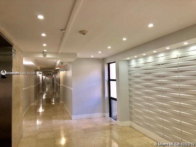 Building Photo - 17021 N Bay Rd