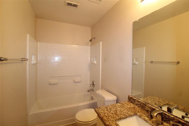 Building Photo - 209 Clydesdale St