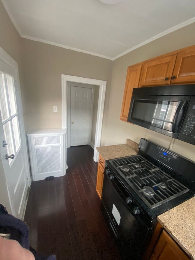 Building Photo - 170 W Thelma St