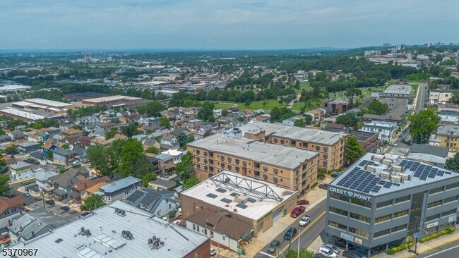 Building Photo - 8915 Bergenwood Ave