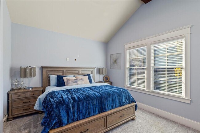 Building Photo - 2125 Cooper Lake Dr SE