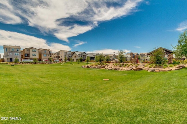 Building Photo - 1064 S Sunset Dr