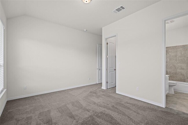 Building Photo - 1336 Academy Oaks Dr