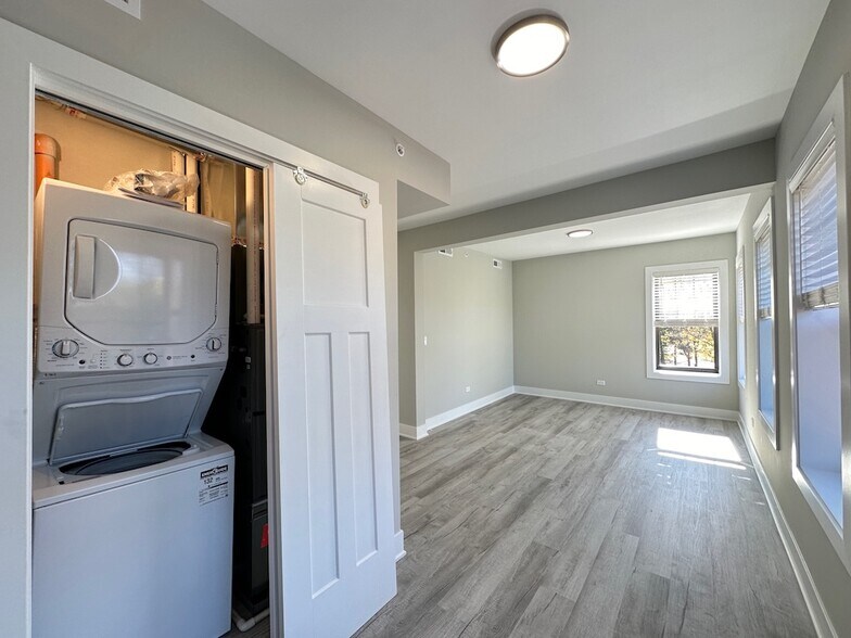 Building Photo - 1144 Oak Ave