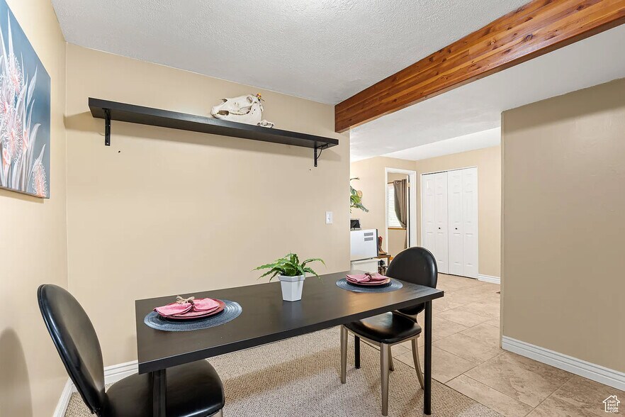 Dining - 11770 S Dry Creek Rd