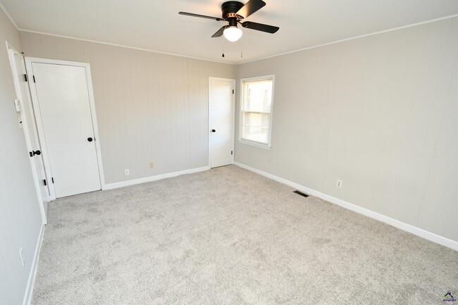 Building Photo - 467 SR 96