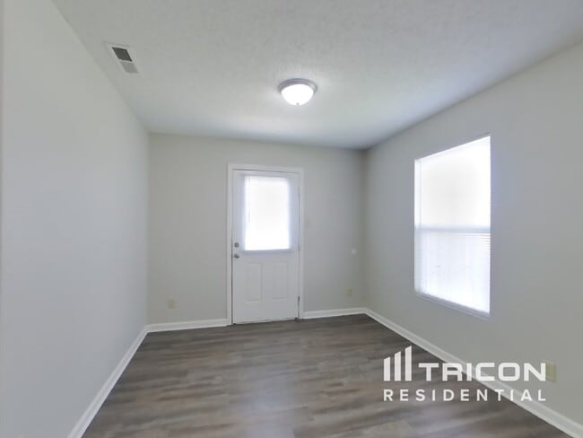 Building Photo - 2604 Woodfield Blvd