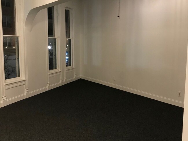Building Photo - 59 S Grove Ave