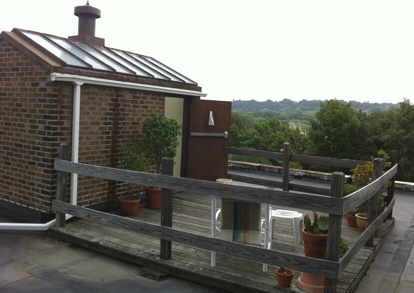 Building Photo - 5 Colliston Rd