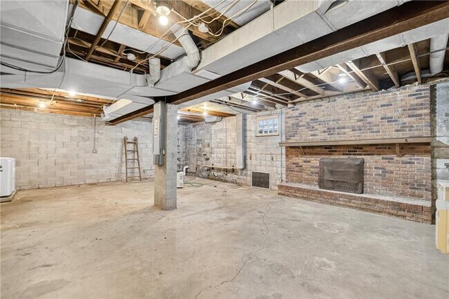 Building Photo - 311 Fairview Ave