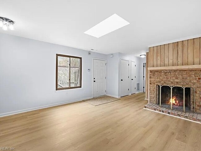 Building Photo - 1647 Ocean Bay Dr