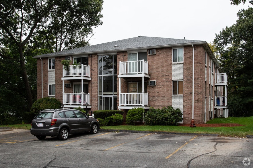 Elm Crest Estates 111 Crest Dr Methuen MA 01844 Apartment Finder