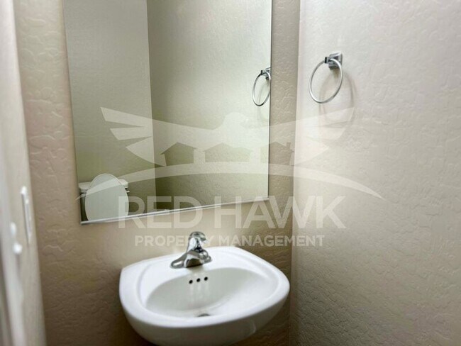 Building Photo - 1050 Kachina Dr