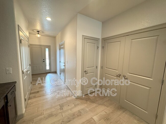 Building Photo - 542 Brecken Ct