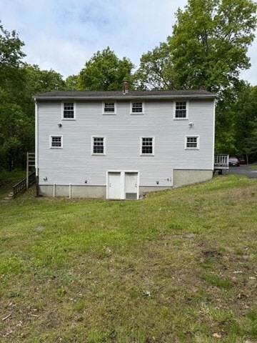 Building Photo - 607 Flat Hill Rd