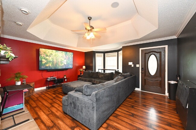 Building Photo - Show-Stopping Rental Home – A Rare Find wi...