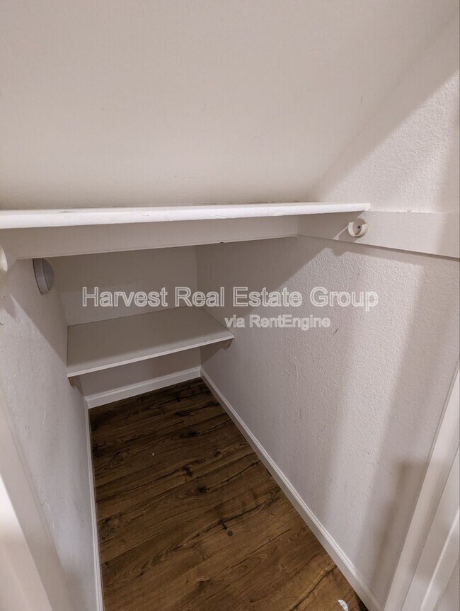 Building Photo - 1341 Greenwich Ct