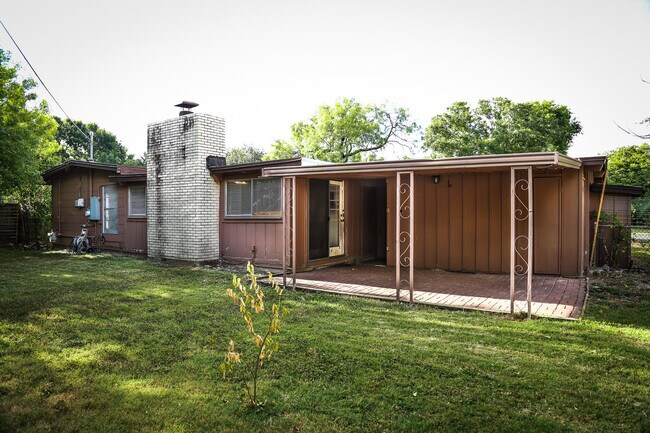 Building Photo - 2819 Bent Bow Dr