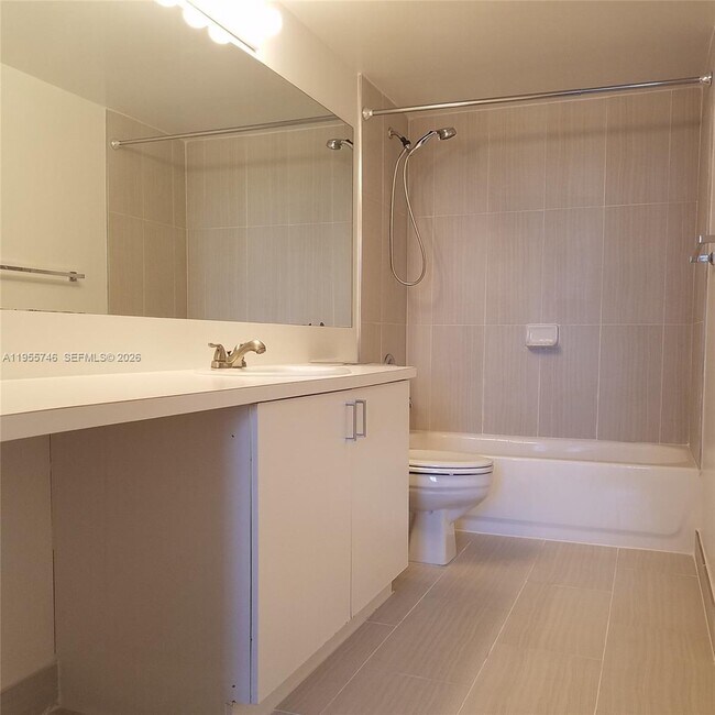 Building Photo - 19999 E Country Club Dr