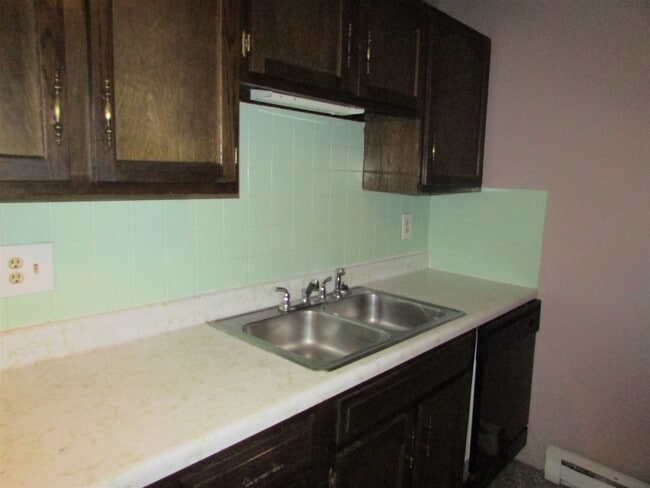 Building Photo - 114 Capitol Hill Dr