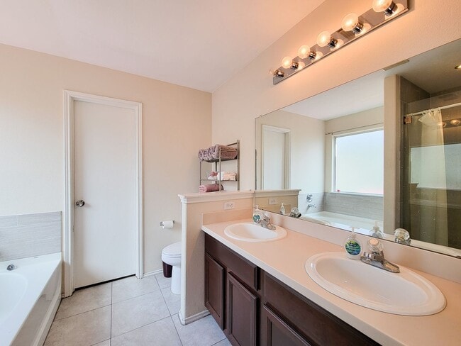 Building Photo - Comfort meets style in this home situated ...