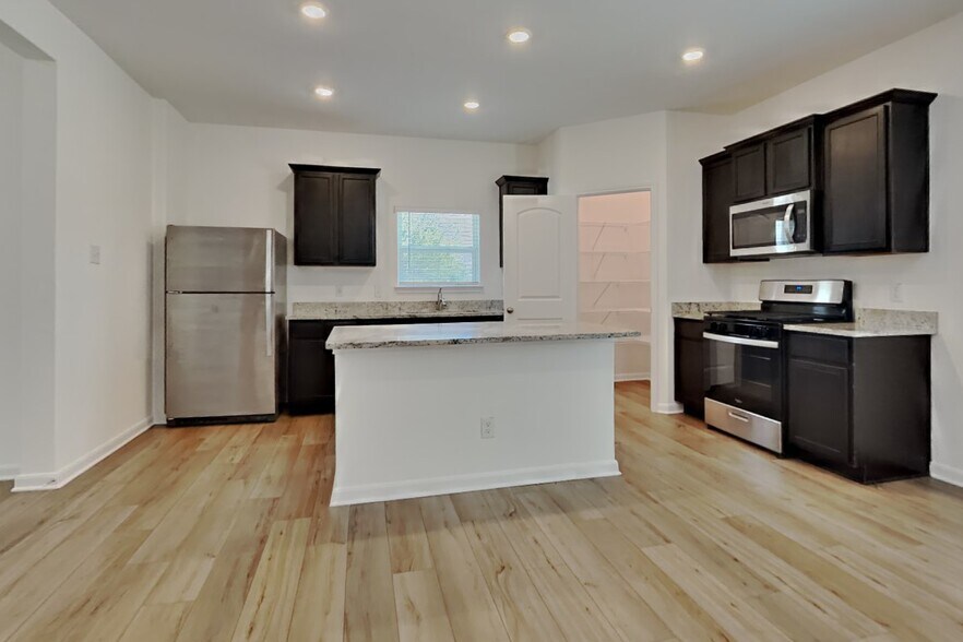 Building Photo - 10845 Quinn Ct