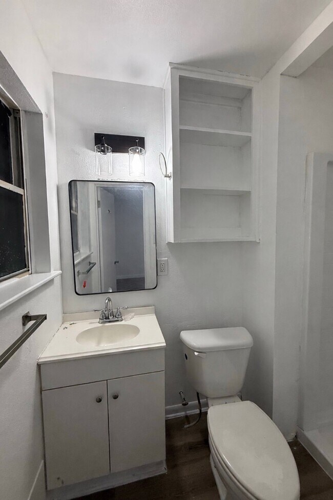 Building Photo - 1126 Stratton Dr