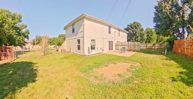 Building Photo - 3D Tour Available - West Side + Fenced-in Yard + Washer & Dryer Included Attached 1-Car Garage! A...
