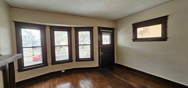 Building Photo - 1522-1522 Alameda Ave