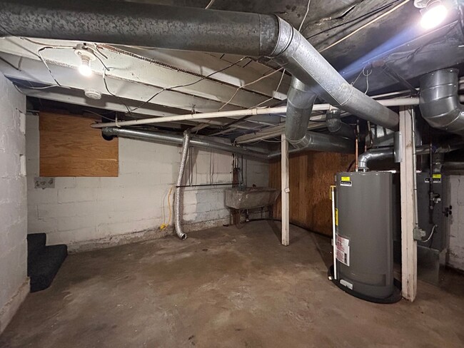 Building Photo - Three Bedroom Single Family Home - Southeast Grand Rapids