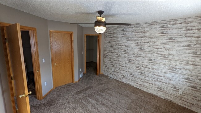 Building Photo - 1514 Suntree Dr