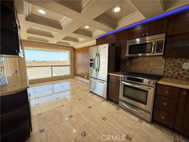 Building Photo - 18 Odyssey Ct