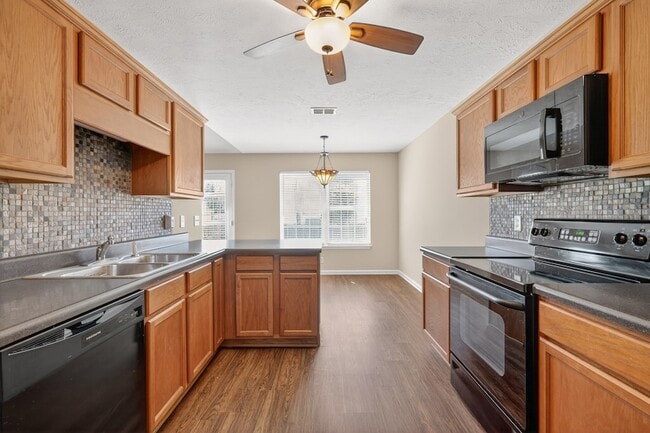 Building Photo - 851 Kanatak Ln