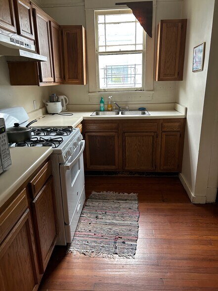 Kitchen - 2019 Lowerline St