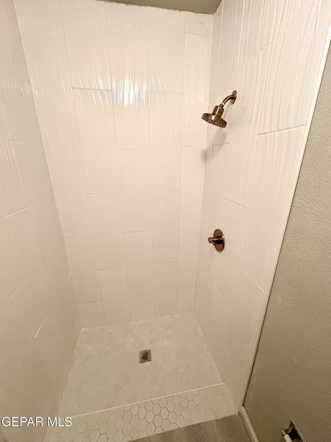 Building Photo - 1605 Bessemer Dr