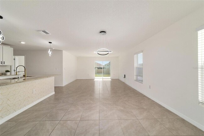 Building Photo - 8741 SW 45th Ct