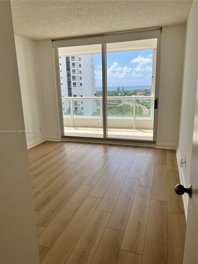 Building Photo - 21055 Yacht Club Dr