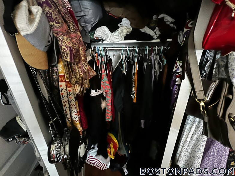 Building Photo - 134 Summer St