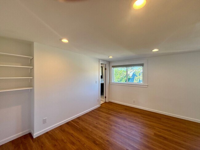 Building Photo - 8019 Corliss Ave N