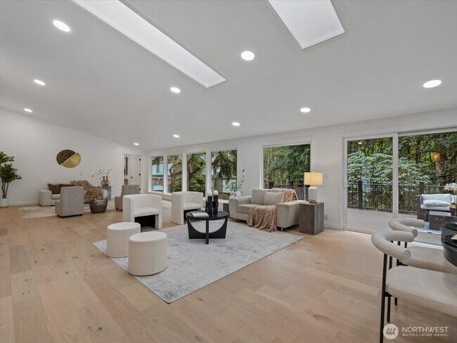 Building Photo - 14244 Redmond