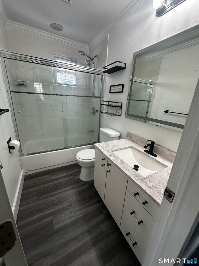 Building Photo - 145 Lenox Ave