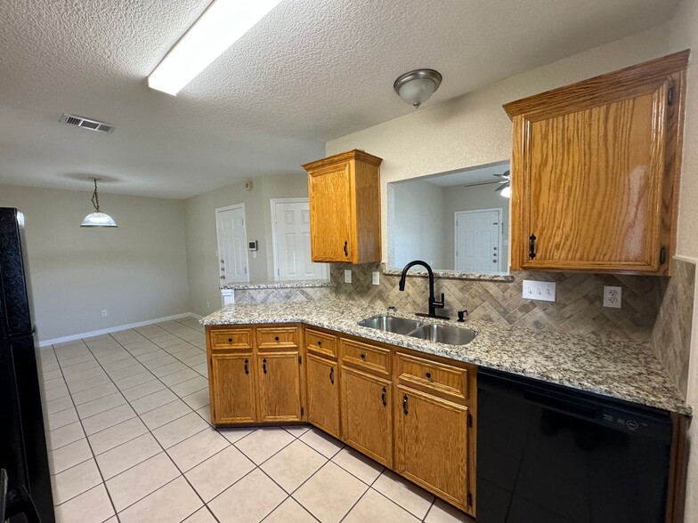 Building Photo - 3500 Dustin Ct