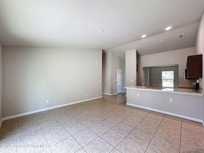 Building Photo - 218 Parker Dr