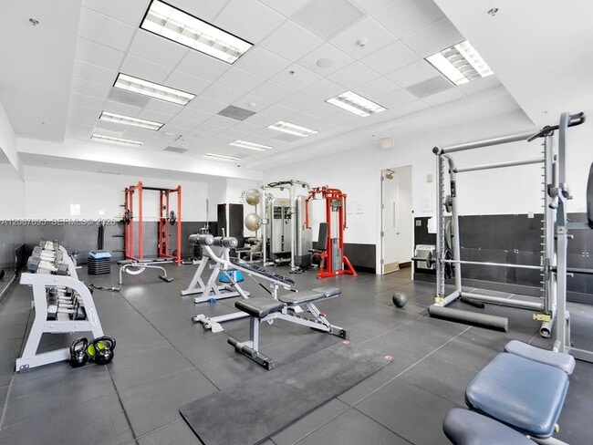 Building Photo - 1200 Brickell Bay Dr