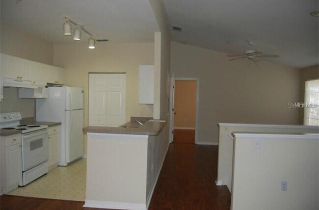 Building Photo - 845 Grand Regency Pointe