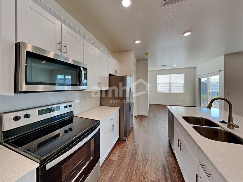 Building Photo - 21384 S 231st Way