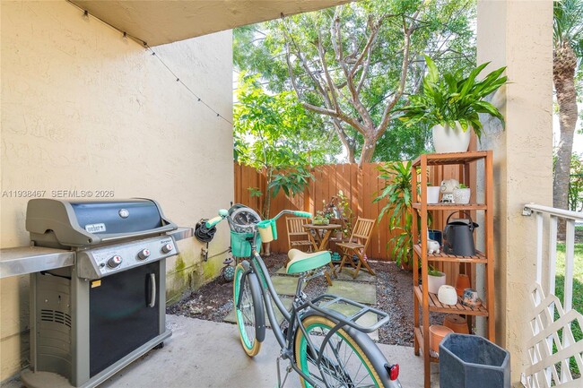 Building Photo - 15761 SW 137th Ave