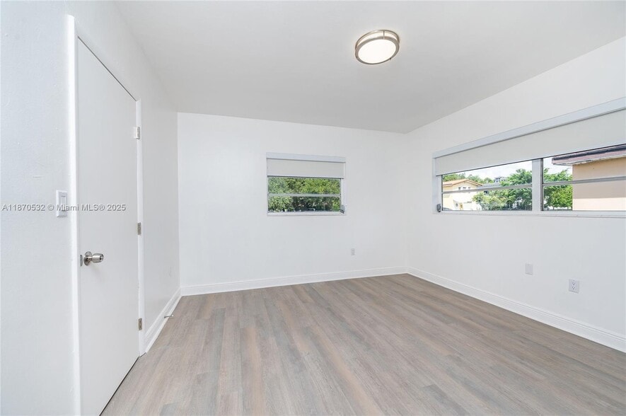 Building Photo - 3091 S Le Jeune Rd
