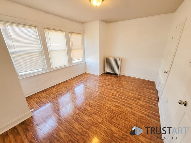 Building Photo - 3 Bedroom House in Belfield