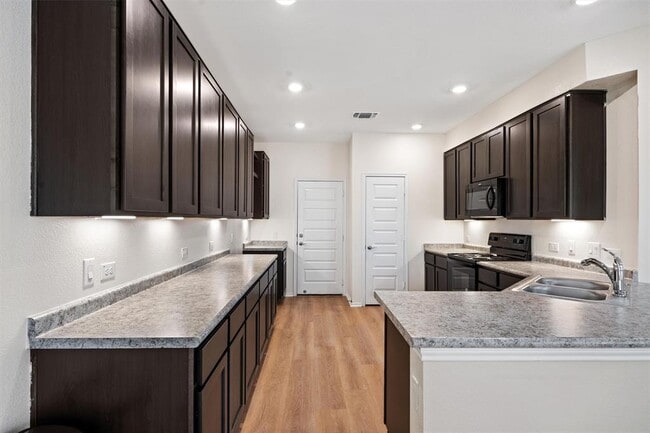 Building Photo - 256 Benmyrtle Trl